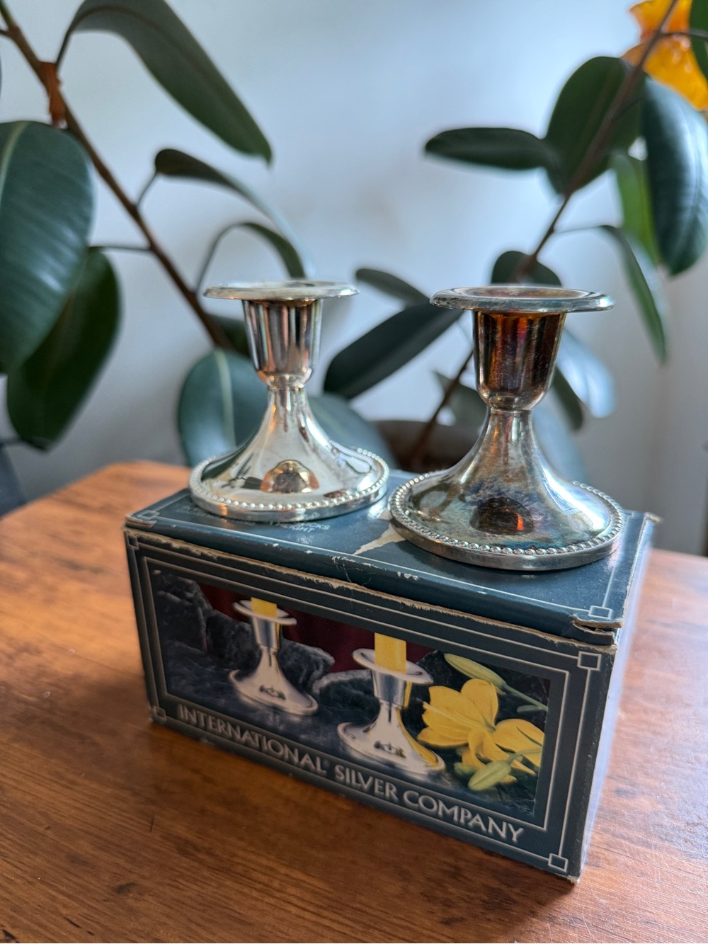International Silver Co. Pair of Silver Candlesticks - Silver Tone vintage